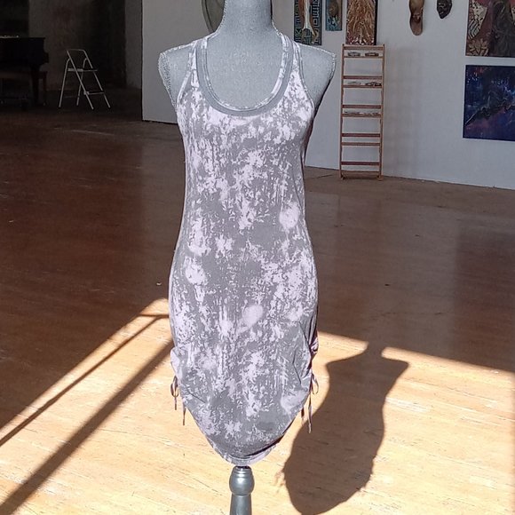 lululemon athletica Dresses & Skirts - Lululemon black and gray Cloud Print midi dress with side ruching